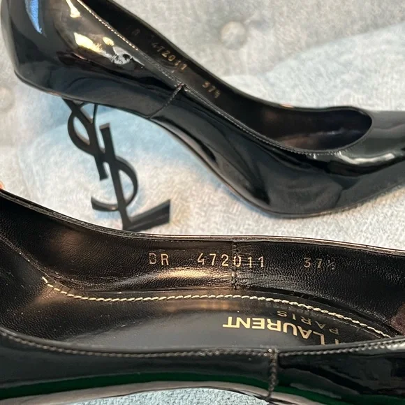Saint Laurent Opyum Cassandre-logo Pumps - Picture 10 of 10